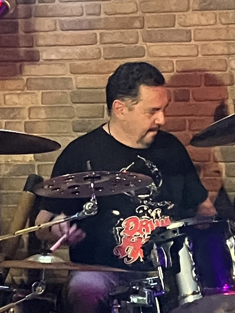 THE REEDS drummer live